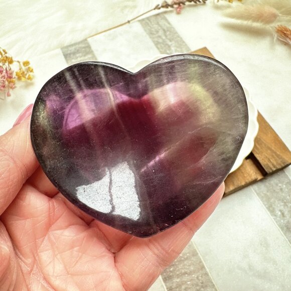 Cute Small Fluorite Heart Bowl - Picture 8 of 9